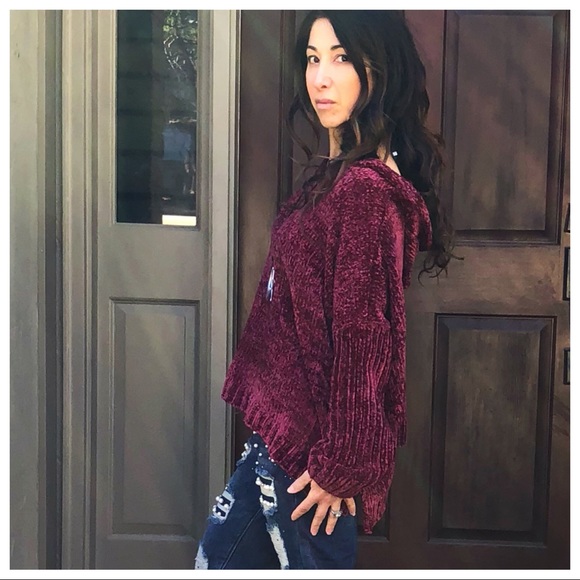✨LAST ONE ✨PARIS Burgundy chenille hooded sweater - Picture 4 of 8